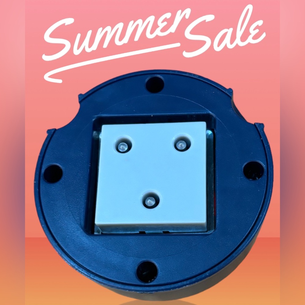 Fiskars Square Punch - Picture 2 of 2